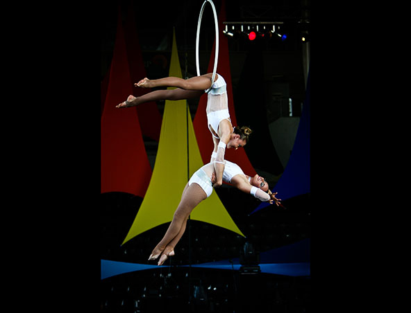 Aerialists Brisbane - Trapeze Artists - Aerial Entertainment Performers