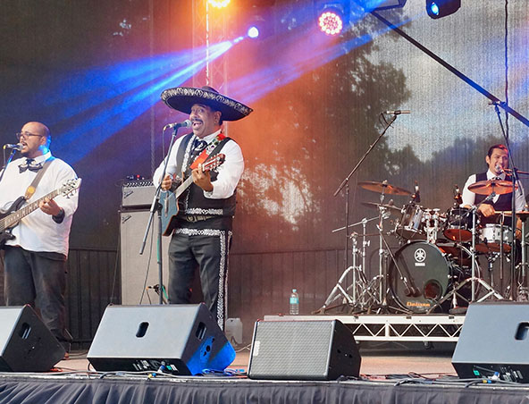 Mariachi Band Melbourne - Roving Mariachi Singers - Mexican Entertainers