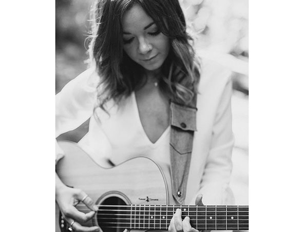 Acoustic Singer Melbourne - Sarah - Wedding Singer